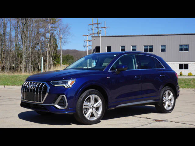 2023 Audi Q3 S line Premium Plus AWD photo