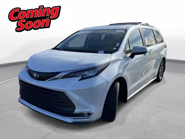 2023 Toyota Sienna XLE FWD photo