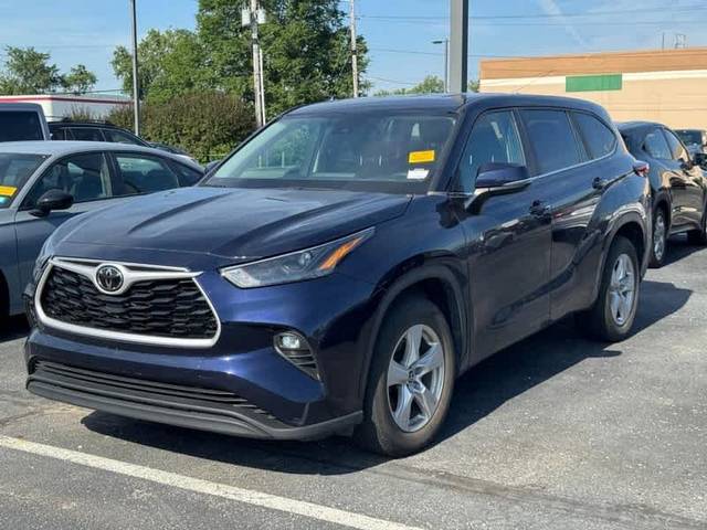 2023 Toyota Highlander LE FWD photo