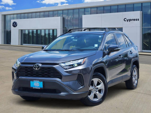 2022 Toyota RAV4 XLE FWD photo