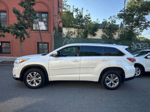 2015 Toyota Highlander XLE AWD photo