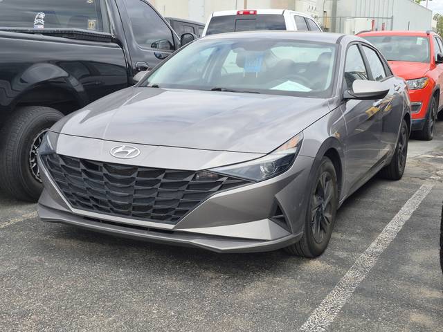 2023 Hyundai Elantra SEL FWD photo
