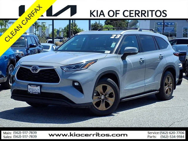 2023 Toyota Highlander Hybrid Bronze Edition FWD photo