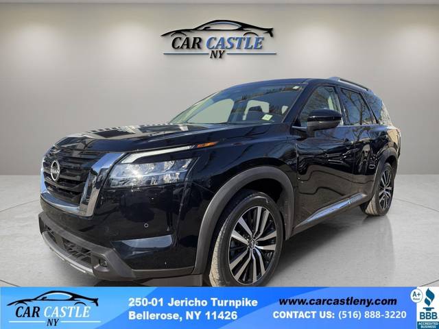 2023 Nissan Pathfinder Platinum FWD photo