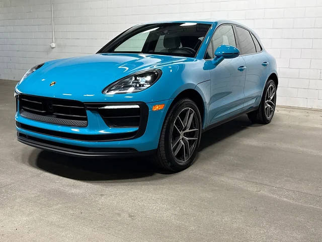 2023 Porsche Macan AWD photo