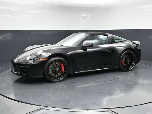 2022 Porsche 911 4 GTS AWD photo