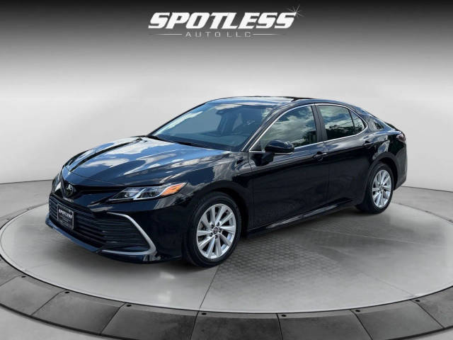 2023 Toyota Camry LE FWD photo