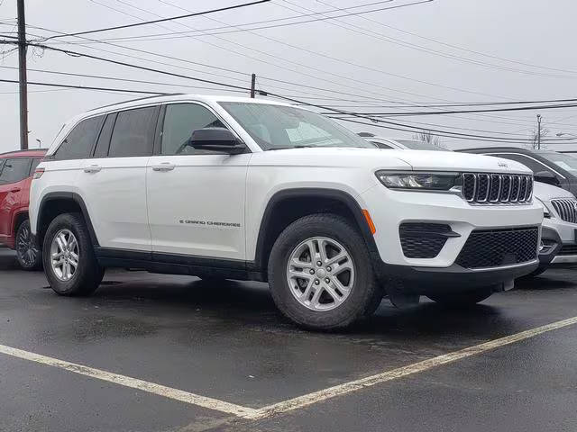 2023 Jeep Grand Cherokee Laredo 4WD photo