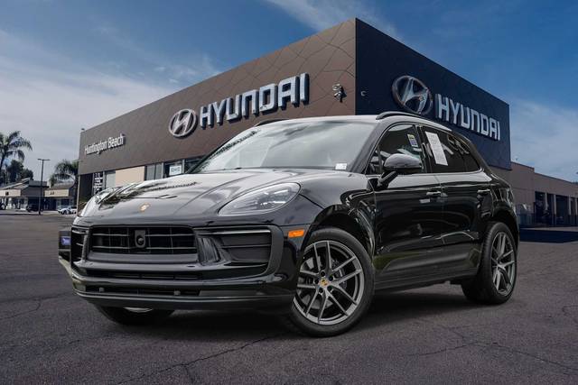 2023 Porsche Macan T AWD photo