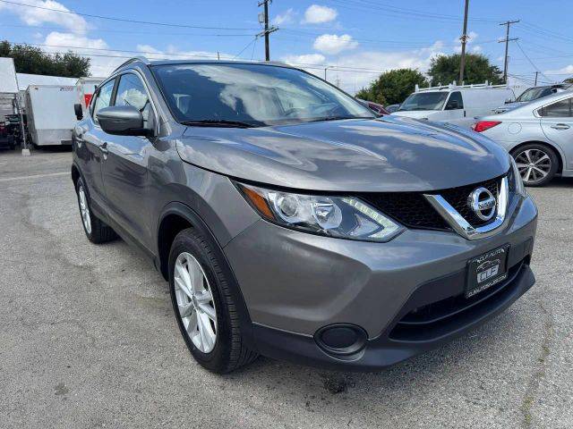 2017 Nissan Rogue Sport SV FWD photo