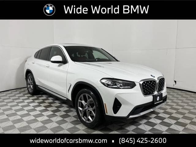 2023 BMW X4 xDrive30i AWD photo