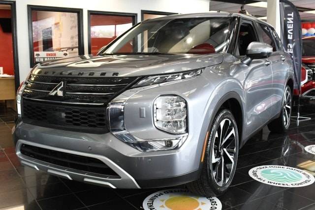 2022 Mitsubishi Outlander SE 4WD photo
