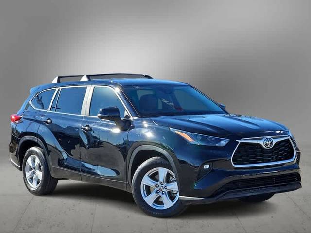 2023 Toyota Highlander LE FWD photo