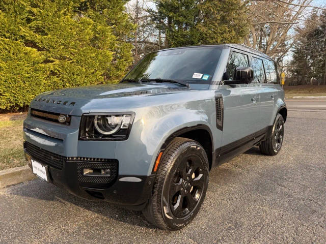 2023 Land Rover Defender 110 X-Dynamic SE AWD photo