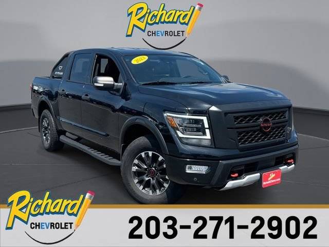 2023 Nissan Titan PRO-4X 4WD photo