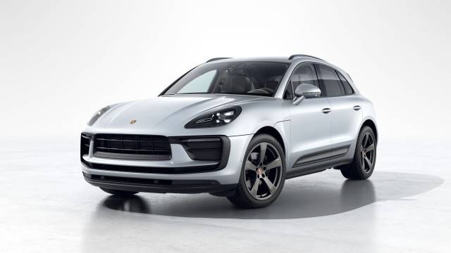 2022 Porsche Macan  AWD photo