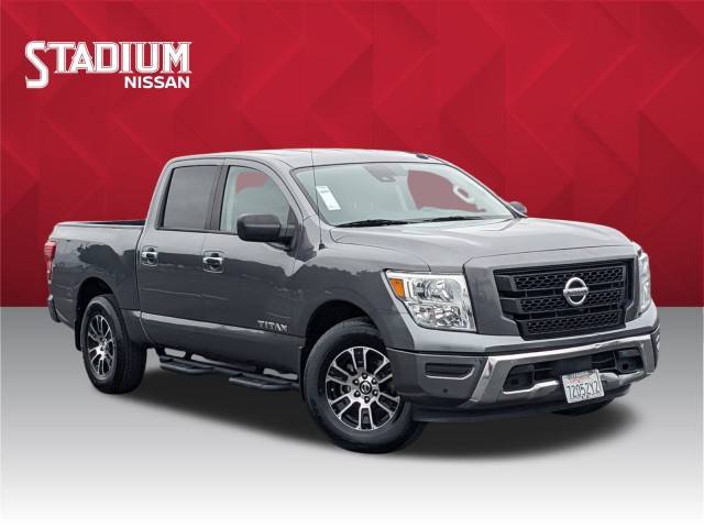 2021 Nissan Titan SV RWD photo