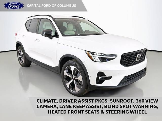 2023 Volvo XC40 Plus Dark Theme AWD photo