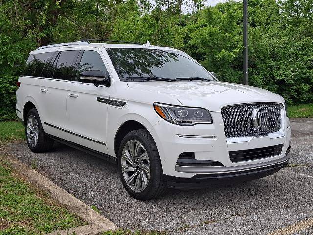 2022 Lincoln Navigator L Reserve 4WD photo