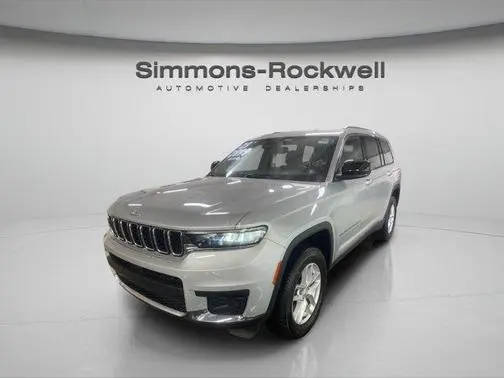 2023 Jeep Grand Cherokee L Laredo 4WD photo