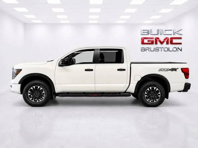 2023 Nissan Titan PRO-4X 4WD photo
