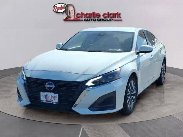 2023 Nissan Altima 2.5 SV FWD photo