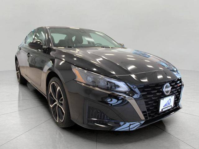 2023 Nissan Altima 2.5 SR AWD photo