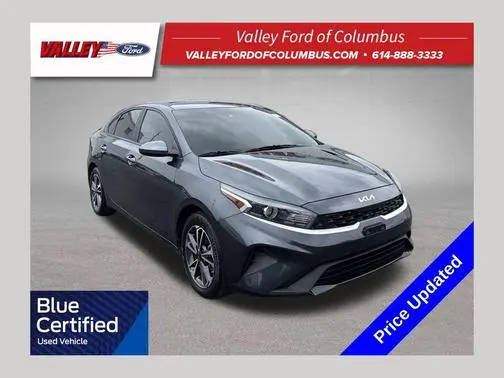 2023 Kia Forte LXS FWD photo