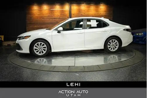 2023 Toyota Camry LE FWD photo