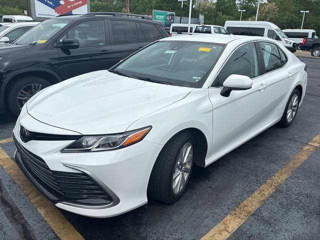 2021 Toyota Camry LE FWD photo