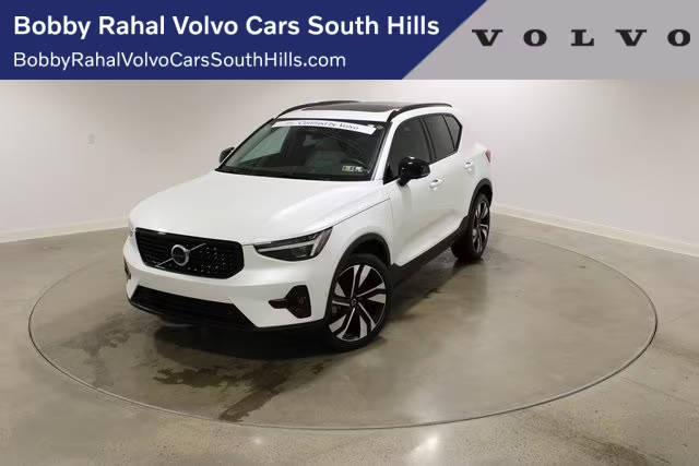 2023 Volvo XC40 Ultimate Dark Theme AWD photo