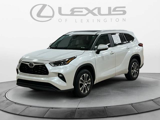 2023 Toyota Highlander XLE FWD photo