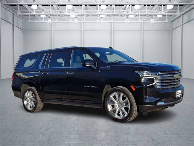 2023 Chevrolet Suburban High Country 4WD photo