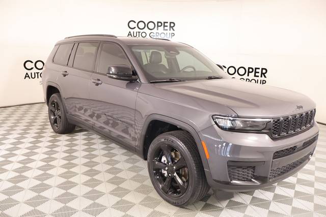 2023 Jeep Grand Cherokee L Altitude 4WD photo