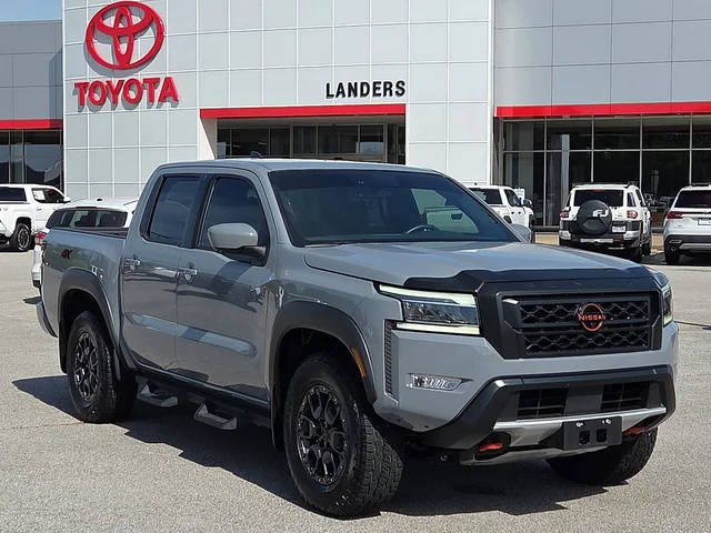 2023 Nissan Frontier PRO-4X 4WD photo