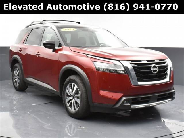 2023 Nissan Pathfinder SL FWD photo