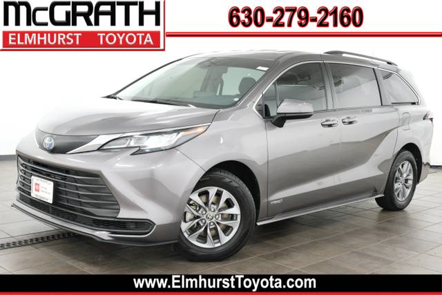 2021 Toyota Sienna LE FWD photo