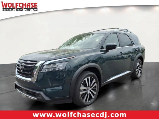 2023 Nissan Pathfinder Platinum 4WD photo