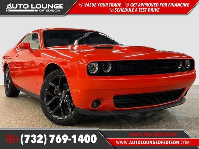 2022 Dodge Challenger SXT RWD photo