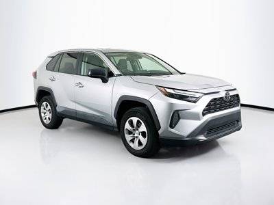 2023 Toyota RAV4 LE FWD photo