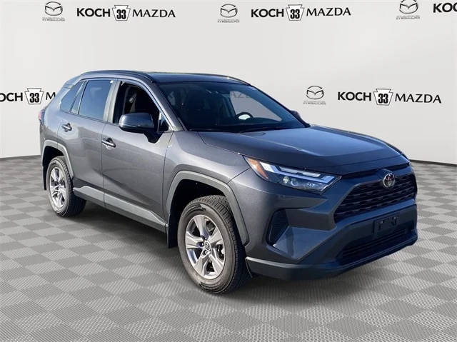 2022 Toyota RAV4 XLE AWD photo