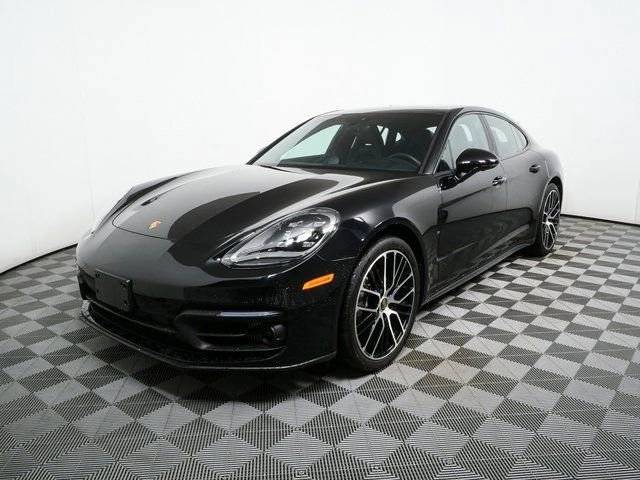 2023 Porsche Panamera  RWD photo
