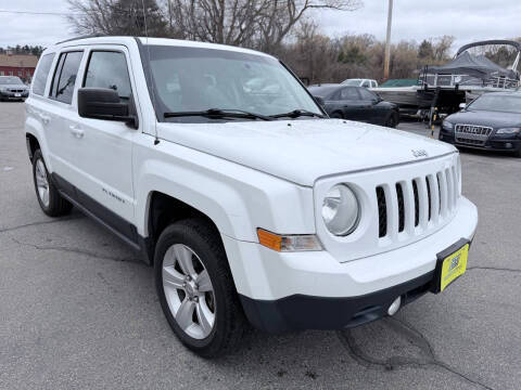 2015 Jeep Patriot Latitude 4WD photo