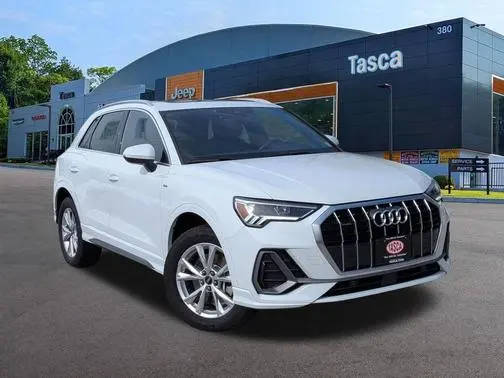 2023 Audi Q3 S line Premium Plus AWD photo