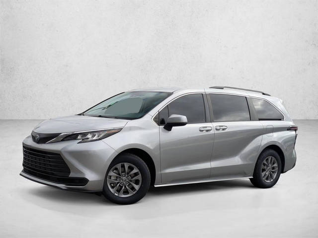 2023 Toyota Sienna LE FWD photo