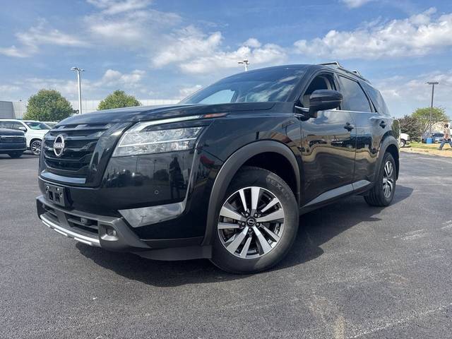 2023 Nissan Pathfinder SL 4WD photo