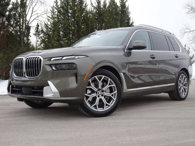 2023 BMW X7 xDrive40i AWD photo