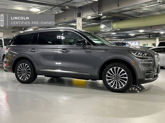 2023 Lincoln Aviator Standard AWD photo
