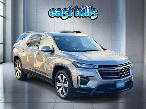 2023 Chevrolet Traverse LT Leather AWD photo