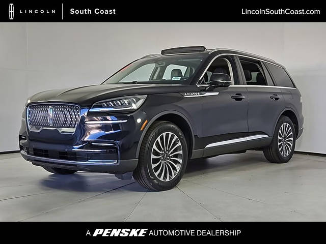 2023 Lincoln Aviator Standard AWD photo